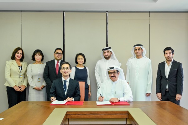 KOTRA산하 인베스트 코리아와 UAE 해외투자자협의회는 16일 아부다비에서 한국과 UAE 양국 간 투자협력 증진을 위한 업무협약 체결