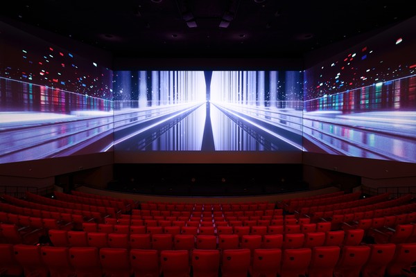 CJ CGV의 자회사 CJ 4DPLEX가 전 세계 극장사들과 손잡고 스크린X(ScreenX) 상영관 확산을 본격화하며, 2024년 글로벌 극장 시장에서의 영향력을 계속 확장해 나간다.